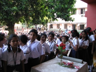 KVSPattom students in Q to ask questions.jpg