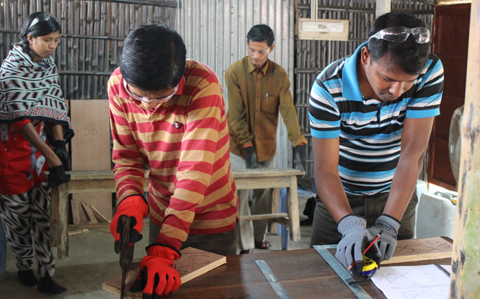 File:Wood Mold Construction Bangladesh.jpg