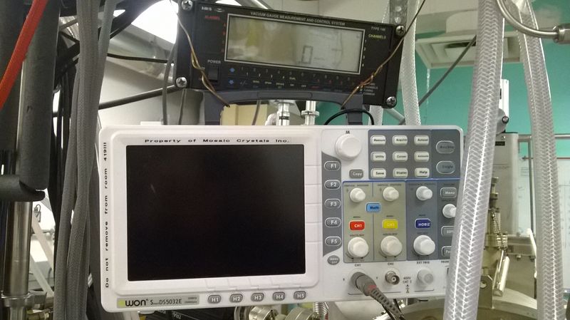 File:Plasma pressure gauge and oscilloscope.jpg