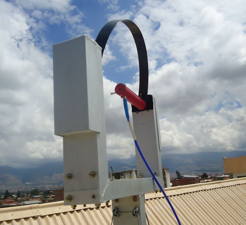 Installation of a variable-angle spectrometer system for monitoring diffuse  and global solar radiation