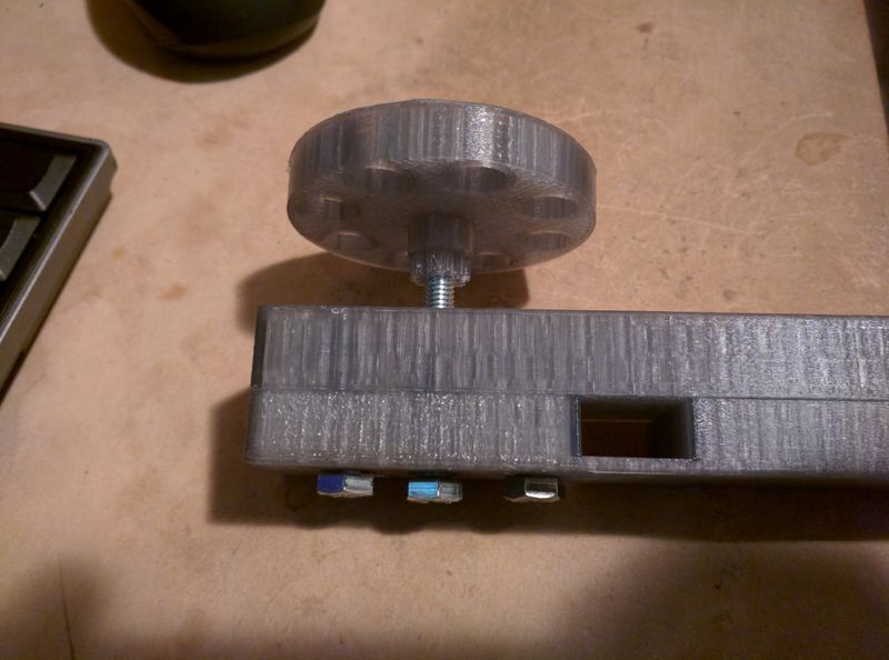 File:Geared clamp ASM 9.JPG