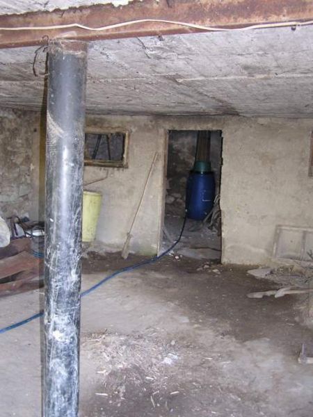 File:Armenia compositing toilet basement.jpg