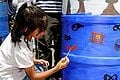 Des enfants découvrent l’eau de pluie à Dia Mundial del Agua